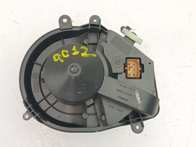 Recambio de motor calefaccion para audi a4 b5 avant (8d5) 2.5 tdi referencia OEM IAM 8D1820021  