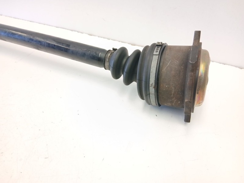 Recambio de transmision delantera derecha para audi a4 b5 avant (8d5) 2.5 tdi referencia OEM IAM 8D0407272BB  