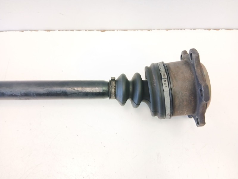 Recambio de transmision delantera derecha para audi a4 b5 avant (8d5) 2.5 tdi referencia OEM IAM 8D0407272BB  