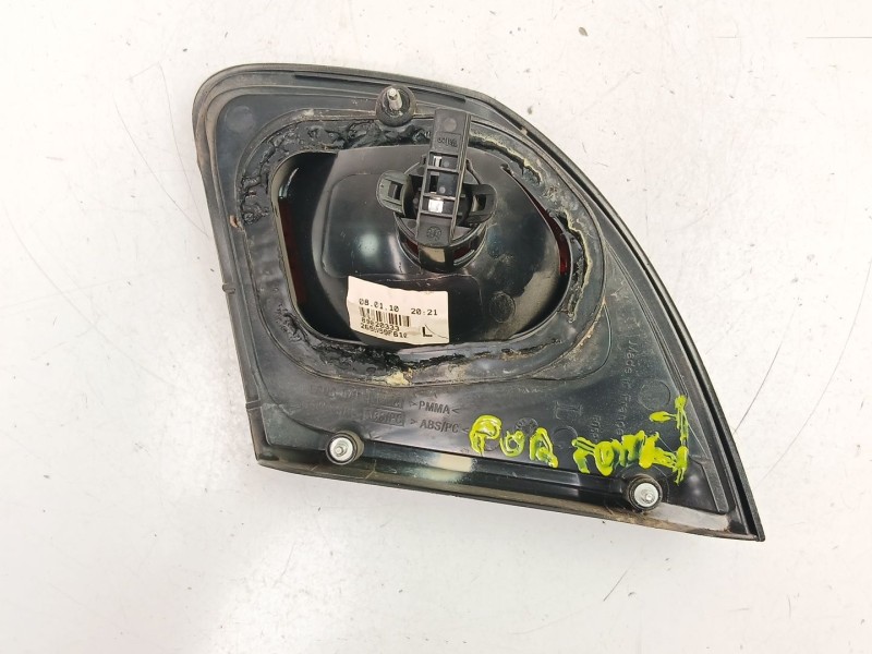 Recambio de piloto porton izquierdo para nissan primera (p11) 2.0 td referencia OEM IAM 265559F610  