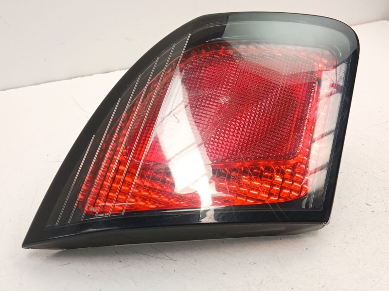 Recambio de piloto porton izquierdo para nissan primera (p11) 2.0 td referencia OEM IAM 265559F610  