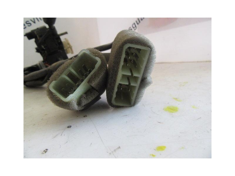 Recambio de mando luces y limpias : hyundai lantra : 1.5 g -4dj (85,27cv) 4p [1994] para hyundai lantra 1.5 g -4dj referencia OE