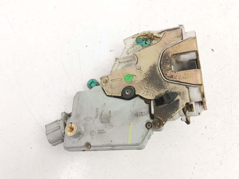 Recambio de cerradura puerta trasera derecha para nissan primera (p11) 2.0 td referencia OEM IAM 825029F510  