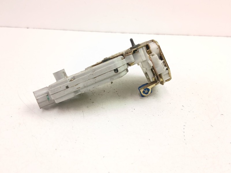 Recambio de cerradura puerta trasera derecha para nissan primera (p11) 2.0 td referencia OEM IAM 825029F510  