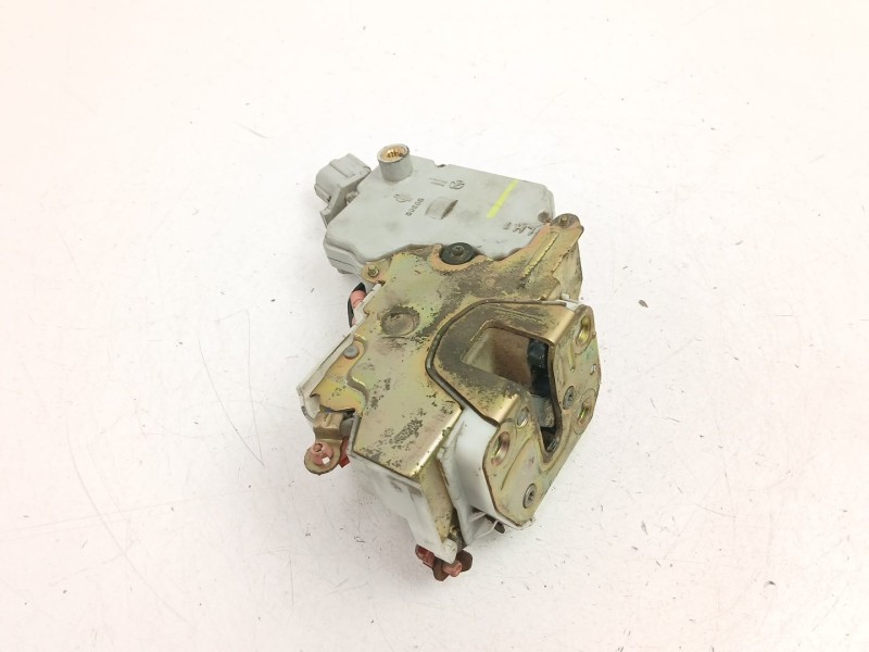 Recambio de cerradura puerta delantera izquierda para nissan primera (p11) 2.0 td referencia OEM IAM 805032F010  