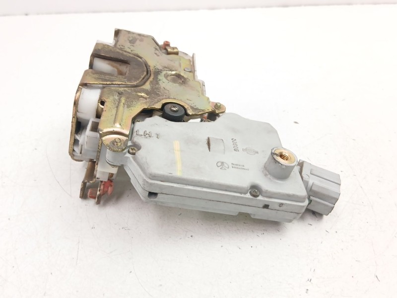 Recambio de cerradura puerta delantera izquierda para nissan primera (p11) 2.0 td referencia OEM IAM 805032F010  