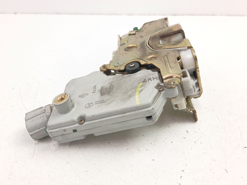 Recambio de cerradura puerta delantera derecha para nissan primera (p11) 2.0 td referencia OEM IAM 805022F915  