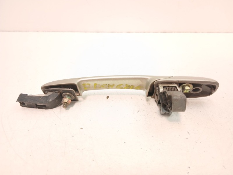 Recambio de manilla delantera derecha para mazda 3 (bk) 1.6 di turbo referencia OEM IAM GJ6A58410D28  
