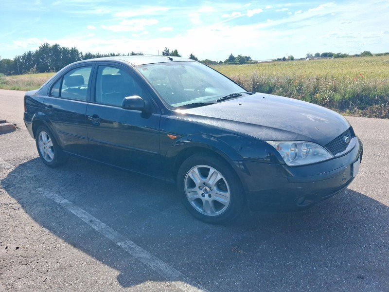 ford mondeo iii sedán (b4y) del año 2001