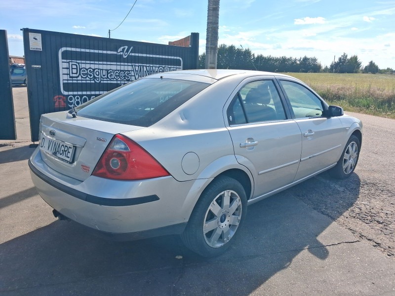 ford mondeo iii sedán (b4y) del año 2004