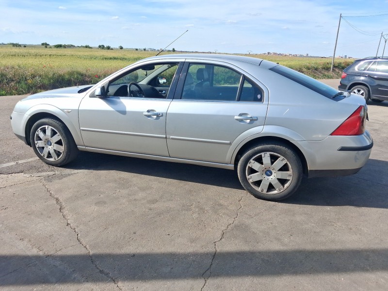ford mondeo iii sedán (b4y) del año 2004