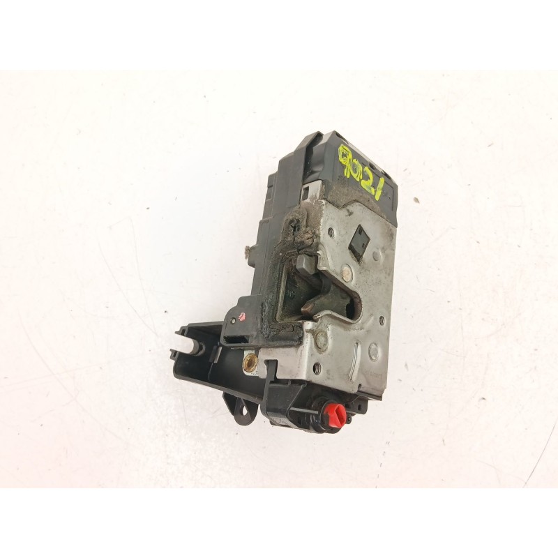 Recambio de cerradura puerta trasera derecha para opel astra h (a04) 1.7 cdti (l48) referencia OEM IAM 13210739  