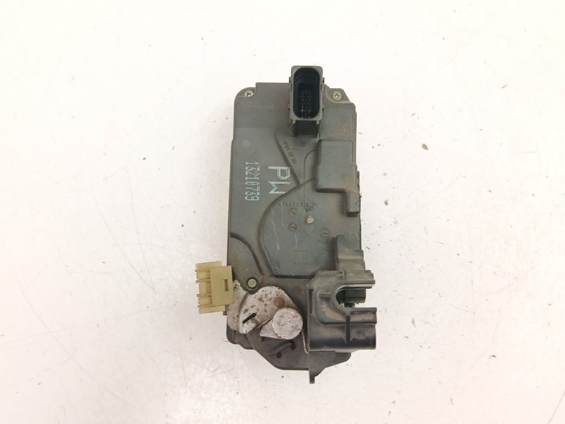 Recambio de cerradura puerta trasera derecha para opel astra h (a04) 1.7 cdti (l48) referencia OEM IAM 13210739  