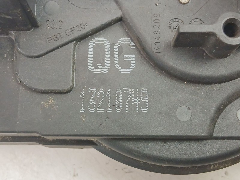 Recambio de cerradura puerta delantera derecha para opel astra h (a04) 1.7 cdti (l48) referencia OEM IAM 13210749  