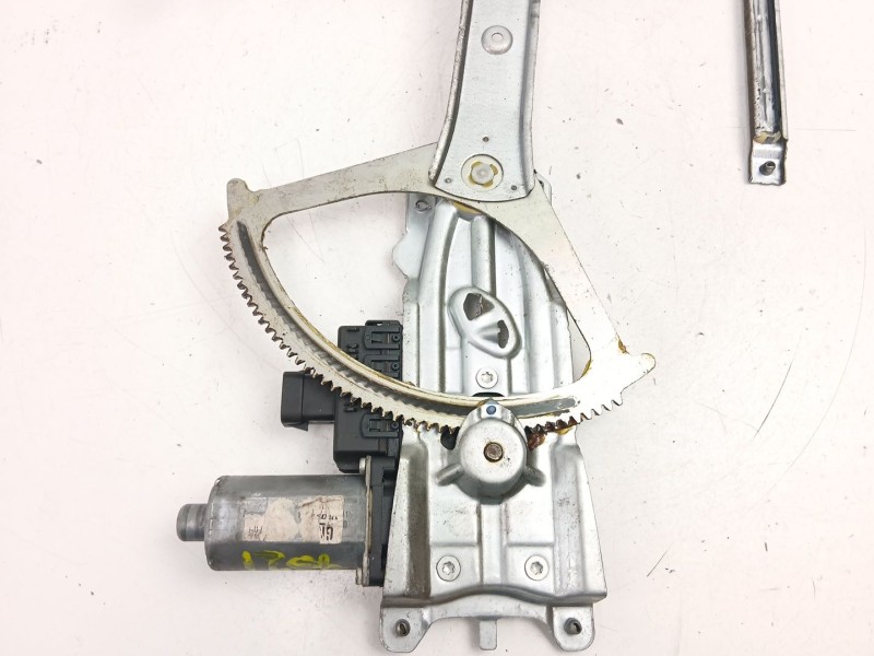Recambio de elevalunas delantero derecho para opel astra h (a04) 1.7 cdti (l48) referencia OEM IAM 13100418  13100406