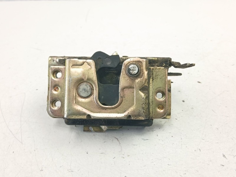Recambio de cerradura puerta trasera izquierda para daewoo aranos 2.0 referencia OEM IAM 90159254  
