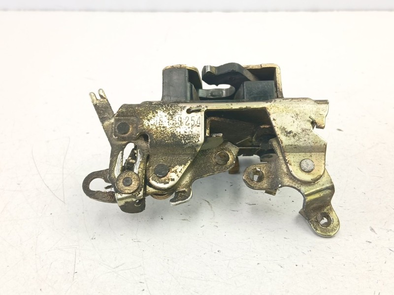 Recambio de cerradura puerta trasera izquierda para daewoo aranos 2.0 referencia OEM IAM 90159254  