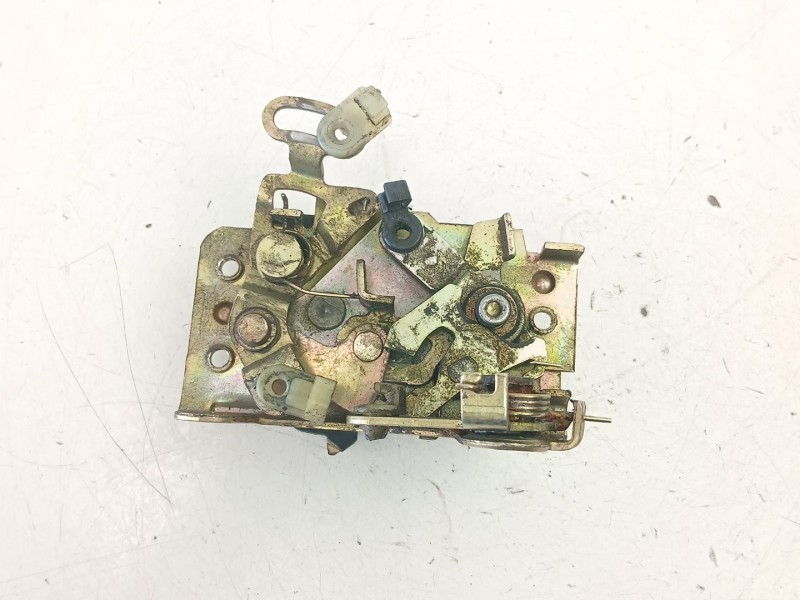 Recambio de cerradura puerta delantera izquierda para daewoo aranos 2.0 referencia OEM IAM 90120862  