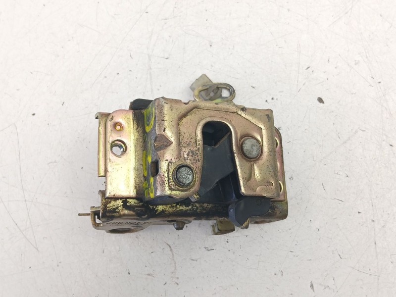 Recambio de cerradura puerta delantera izquierda para daewoo aranos 2.0 referencia OEM IAM 90120862  