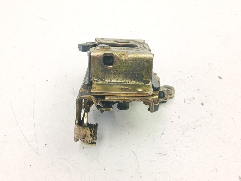Recambio de cerradura puerta delantera derecha para daewoo aranos 2.0 referencia OEM IAM 90120865  