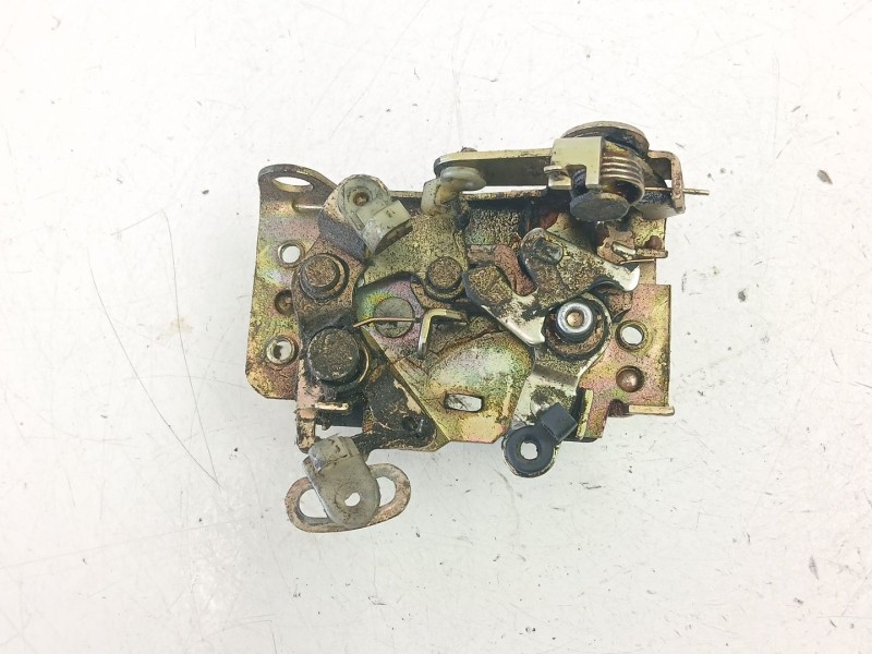 Recambio de cerradura puerta delantera derecha para daewoo aranos 2.0 referencia OEM IAM 90120865  