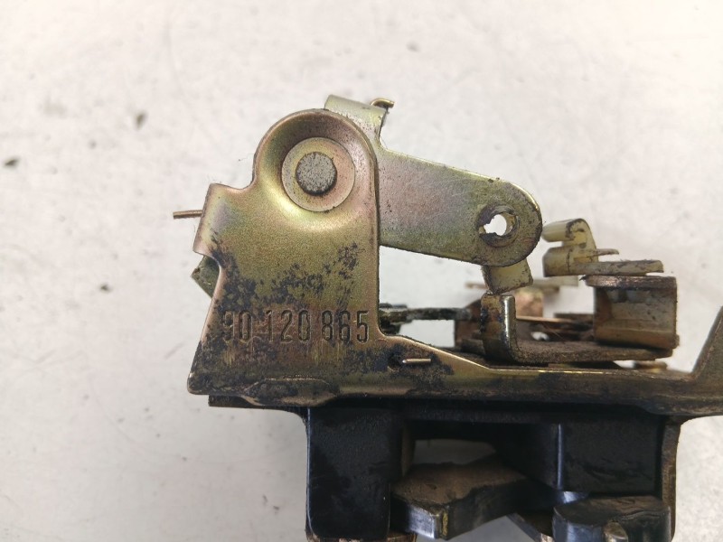 Recambio de cerradura puerta delantera derecha para daewoo aranos 2.0 referencia OEM IAM 90120865  