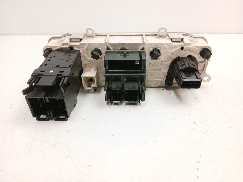 Recambio de mandos calefaccion aire para ford mondeo ii sedán (bfp) 1.8 td referencia OEM IAM 97BW18D451AB  