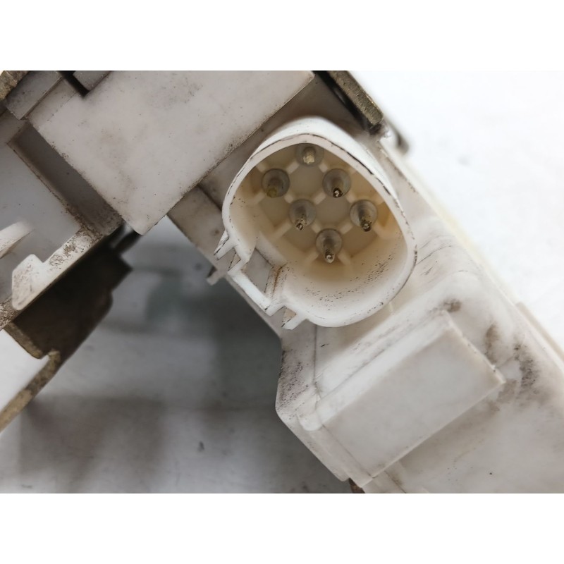 Recambio de cerradura puerta delantera izquierda para ford mondeo ii sedán (bfp) 1.8 td referencia OEM IAM 95BBF213A65LA  