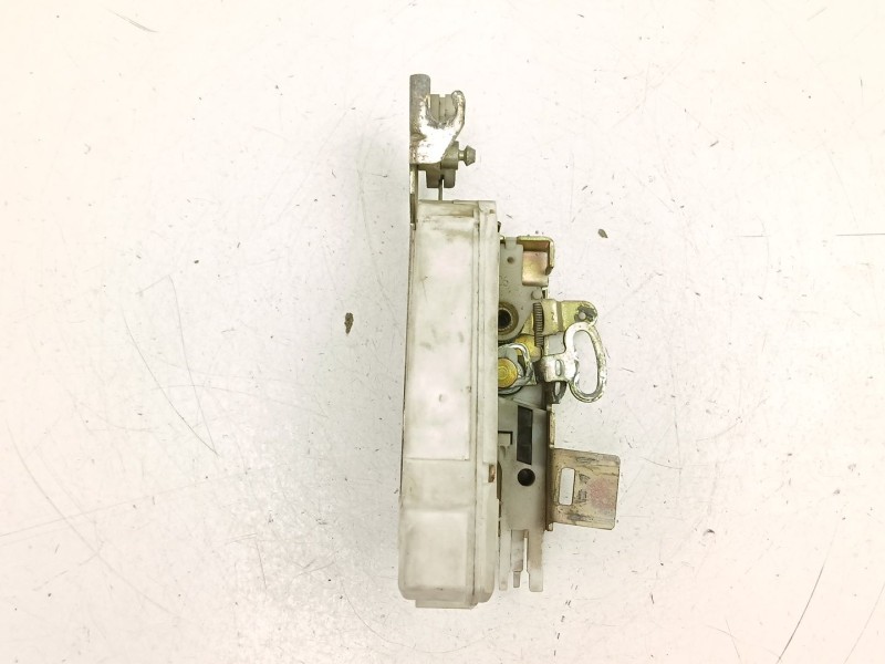 Recambio de cerradura puerta delantera izquierda para ford mondeo ii sedán (bfp) 1.8 td referencia OEM IAM 95BBF213A65LA  