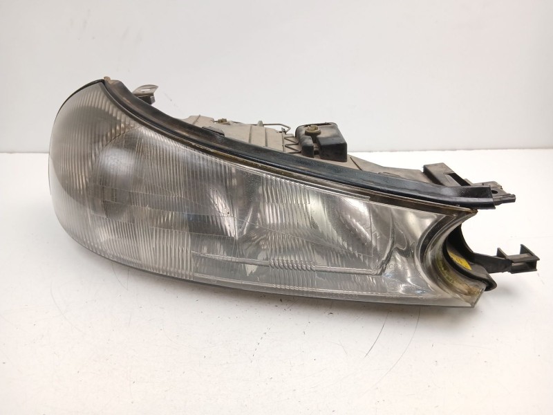 Recambio de faro derecho para ford mondeo ii sedán (bfp) 1.8 td referencia OEM IAM 98BG13005FD 0301098206 