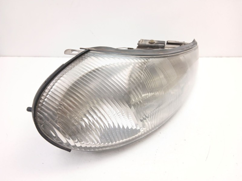 Recambio de faro derecho para ford mondeo ii sedán (bfp) 1.8 td referencia OEM IAM 98BG13005FD 0301098206 