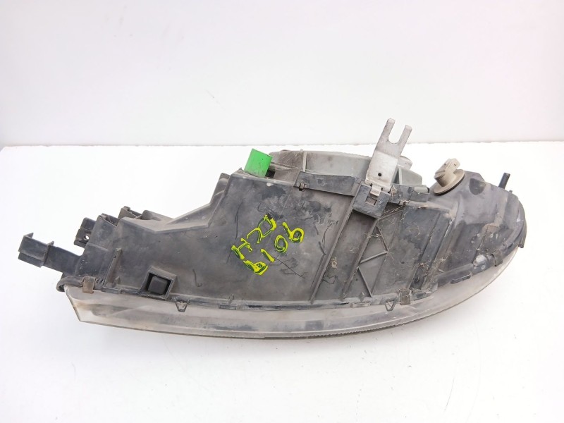 Recambio de faro derecho para ford mondeo ii sedán (bfp) 1.8 td referencia OEM IAM 98BG13005FD 0301098206 