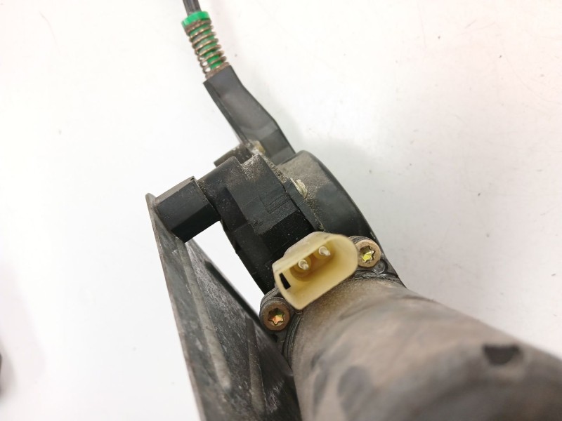 Recambio de elevalunas delantero derecho para ford mondeo ii sedán (bfp) 1.8 td referencia OEM IAM 93BBF23200B  