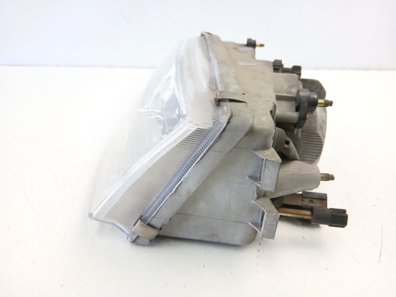 Recambio de faro izquierdo para daewoo aranos 2.0 referencia OEM IAM 96179918  