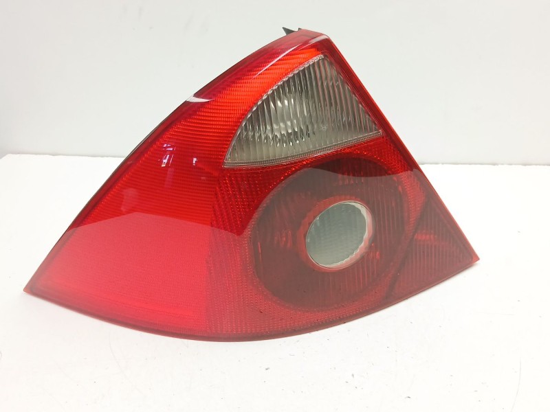 Recambio de piloto trasero izquierdo para ford mondeo iii sedán (b4y) 2.0 tdci referencia OEM IAM 3S7113405A  