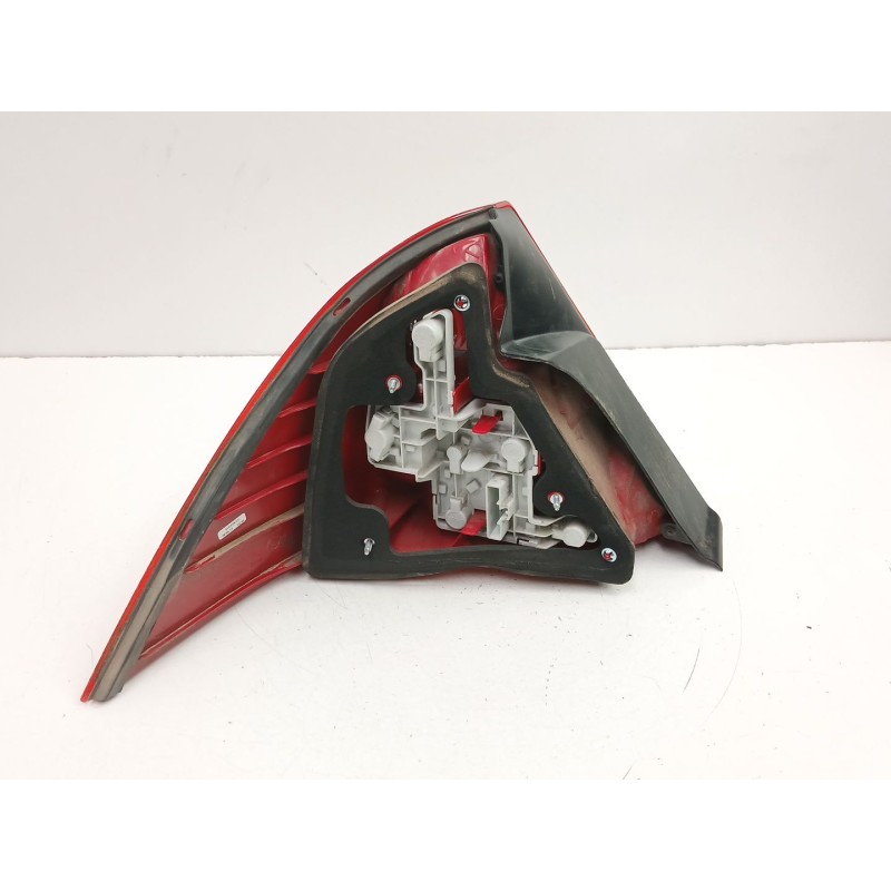 Recambio de piloto trasero derecho para ford mondeo iii sedán (b4y) 2.0 tdci referencia OEM IAM 3S7113404A  