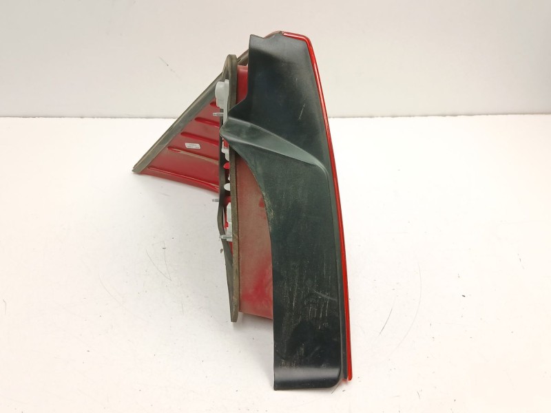 Recambio de piloto trasero derecho para ford mondeo iii sedán (b4y) 2.0 tdci referencia OEM IAM 3S7113404A  