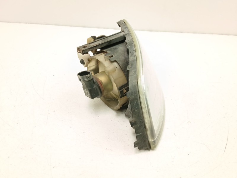 Recambio de antiniebla izquierdo para ford mondeo iii sedán (b4y) 2.0 tdci referencia OEM IAM 3S7115K202AE  