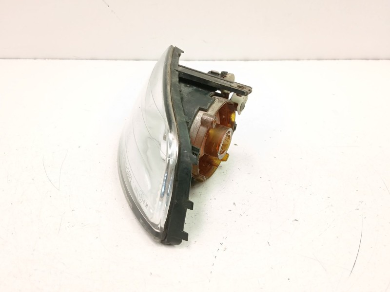 Recambio de antiniebla derecho para ford mondeo iii sedán (b4y) 2.0 tdci referencia OEM IAM 3S7115K205AE  