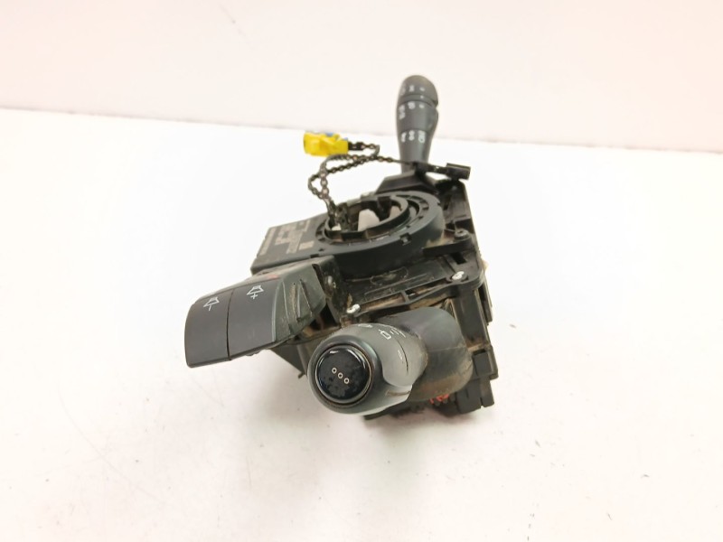 Recambio de mando luces y limpias para dacia sandero ii (b8_) 1.5 dci referencia OEM IAM 681726046R  