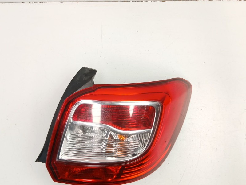 Recambio de piloto trasero derecho para dacia sandero ii (b8_) 1.5 dci referencia OEM IAM 265506669R  