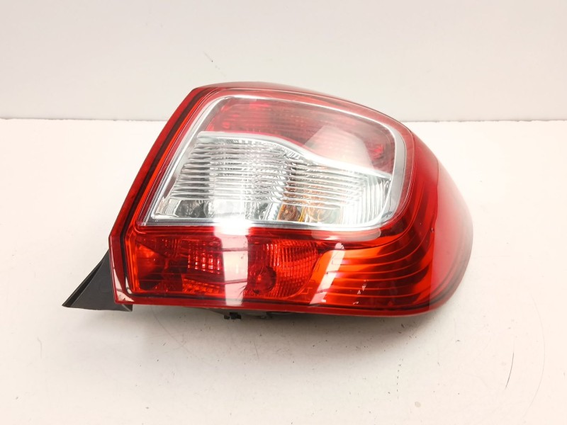 Recambio de piloto trasero derecho para dacia sandero ii (b8_) 1.5 dci referencia OEM IAM 265506669R  