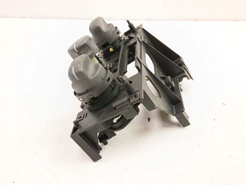 Recambio de mandos calefaccion aire para fiat punto (176_) 75 1.2 referencia OEM IAM 182750360  