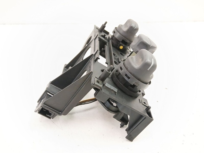 Recambio de mandos calefaccion aire para fiat punto (176_) 75 1.2 referencia OEM IAM 182750360  