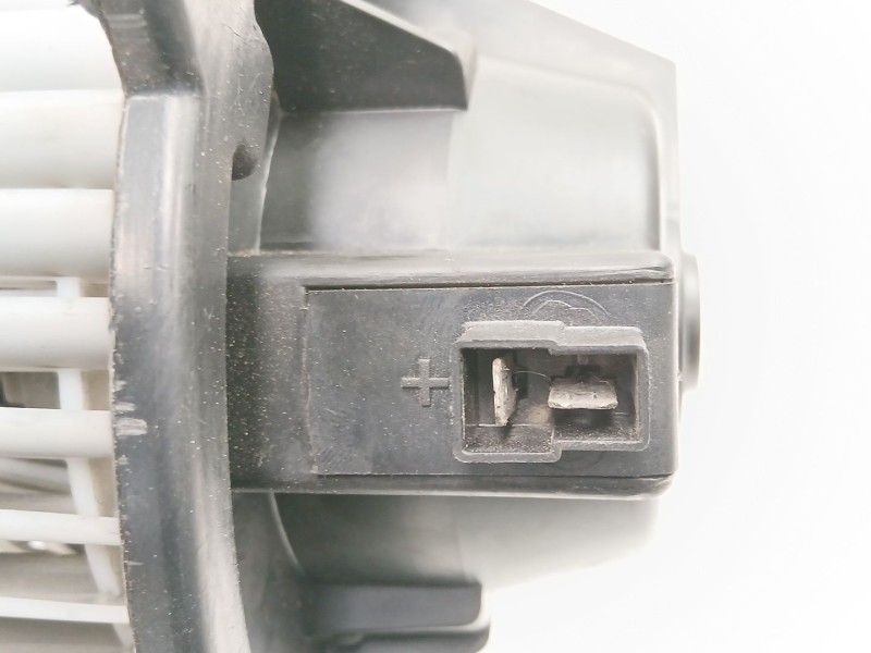 Recambio de motor calefaccion para fiat punto (176_) 75 1.2 referencia OEM IAM 46721251  