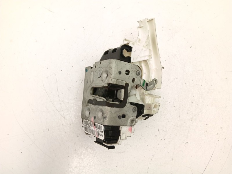 Recambio de cerradura puerta delantera derecha para fiat freemont (345_) 2.0 jtd referencia OEM IAM 04589916AD  