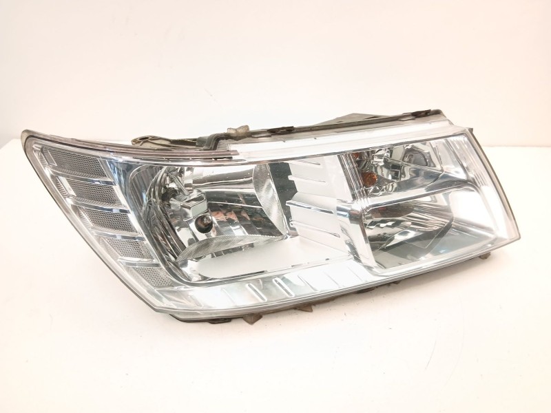 Recambio de faro derecho para fiat freemont (345_) 2.0 jtd referencia OEM IAM 05067788AD  
