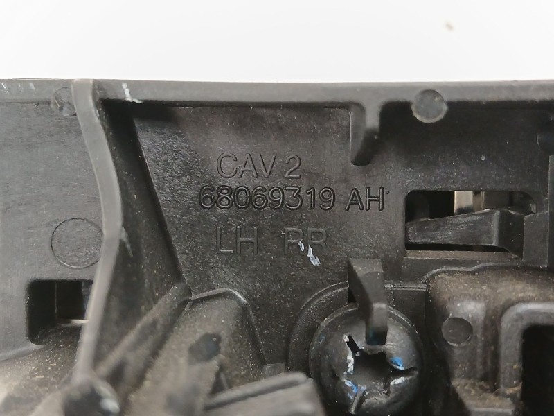 Recambio de manilla trasera izquierda para fiat freemont (345_) 2.0 jtd referencia OEM IAM 68069319AH  K68069319AH