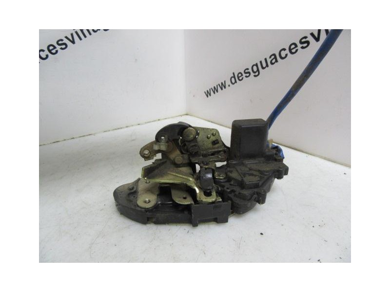 Recambio de cerradura pta. tras. dch. : kia carens : 1.8 g /tb (110,13cv) [2001] para kia carens 1.8 g /tb referencia OEM IAM   