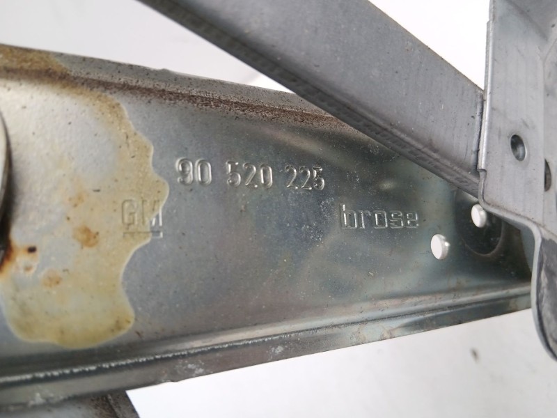 Recambio de elevalunas delantero izquierdo para opel vectra b (j96) 1.6 i 16v (f19) referencia OEM IAM 90520225  